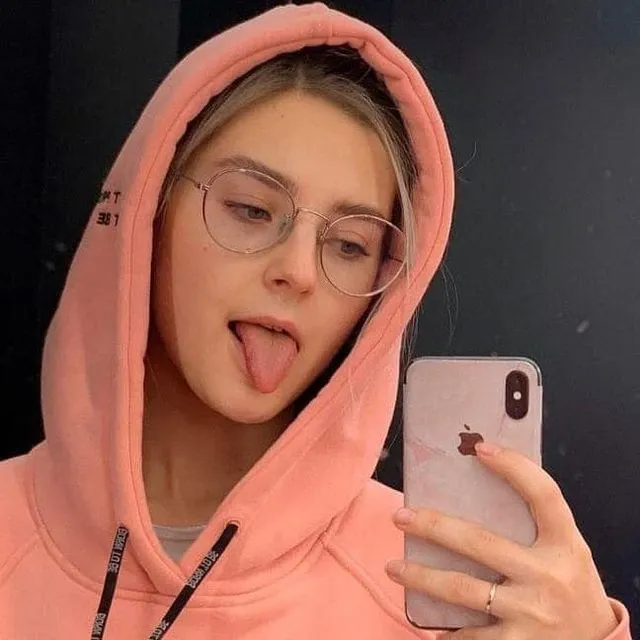 Eva-Elfie-Career-From-Moscow-to-Global-Fame